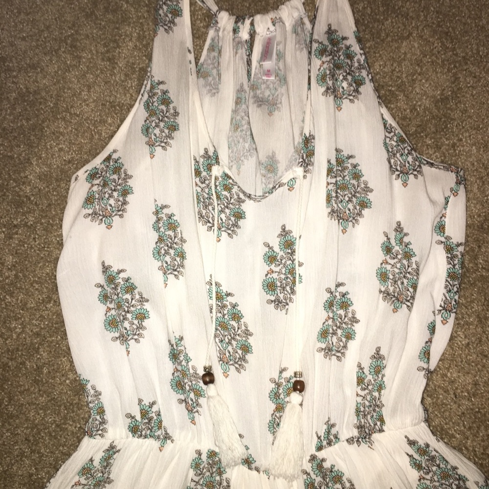 Romper - Picture 2 of 5